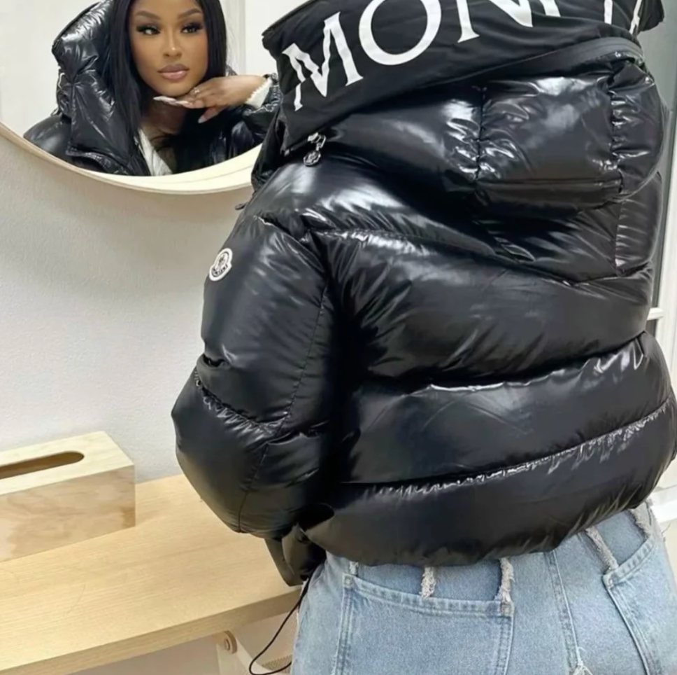 Παλτό με γράμμα "Monc"